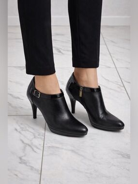 Bandolino Black Leather Ankle Boots Stiletto Heels Side Zipper Buckle Accent